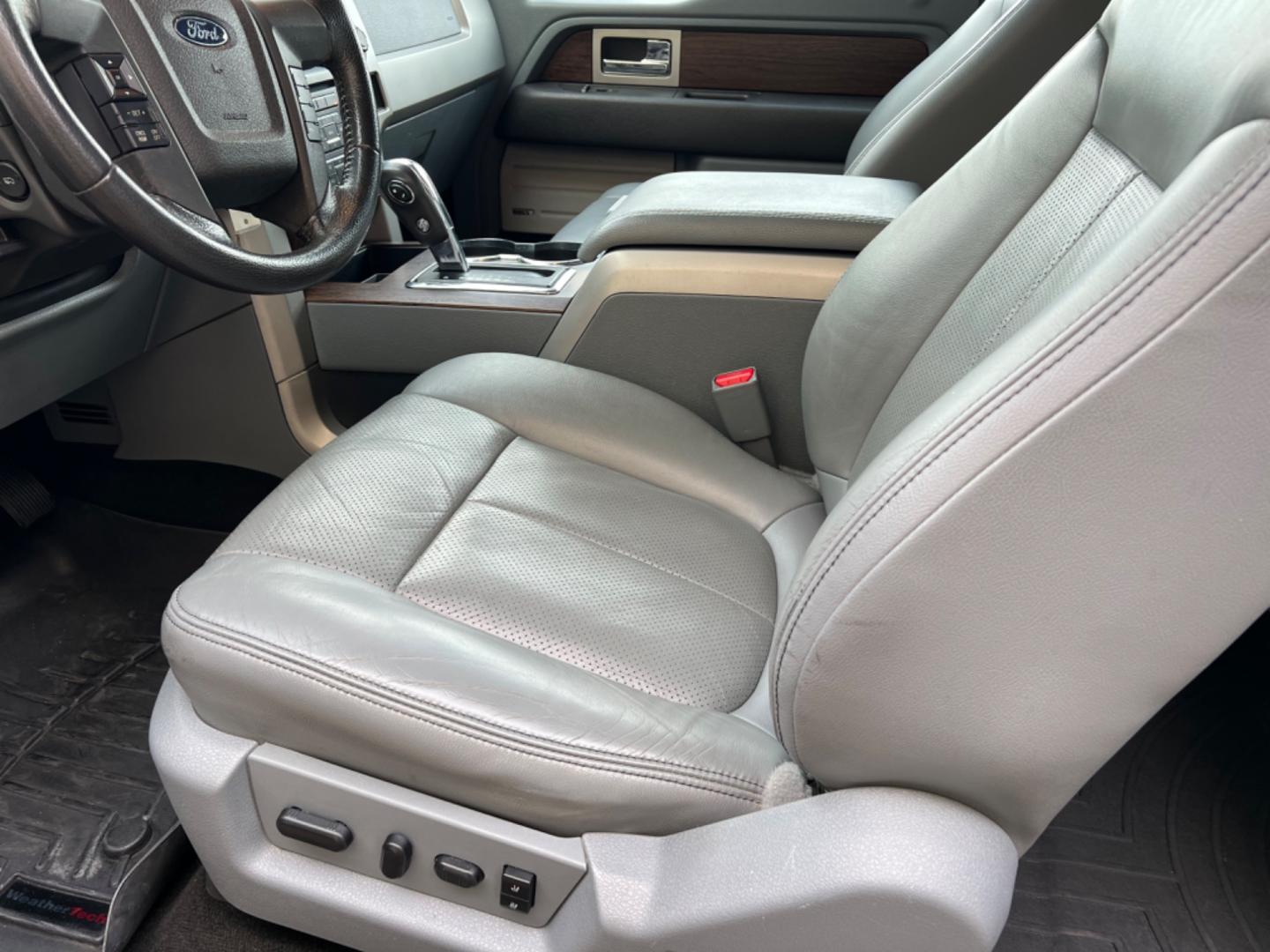 2013 White /Gray Ford F-150 Lariat (1FTFX1CT5DK) with an 3.5 V6 EcoBoost engine, Automatic transmission, located at 4520 Airline Hwy, Baton Rouge, LA, 70805, (225) 357-1497, 30.509325, -91.145432 - 2013 Ford SuperCab Lariat ***One Owner***No Accidents*** 3.5 V6 EcoBoost Gas, All Star Ford Just Replaced Transmission, 154K Miles, Heated & Cooled Leather Seats, All Power, Sunroof, Backup Camera, Bed Cover, Tow Pkg. NO IN HOUSE FINANCING. FOR INFO PLEASE CONTACT JEFF AT 225 357-1497 CHECK OUT OUR - Photo#9